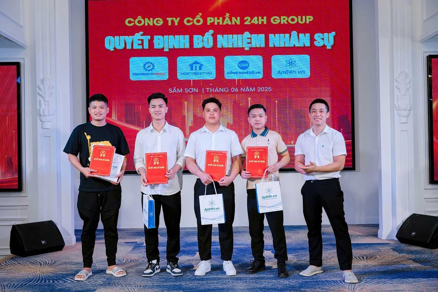 Du lịch mùa hè 2025