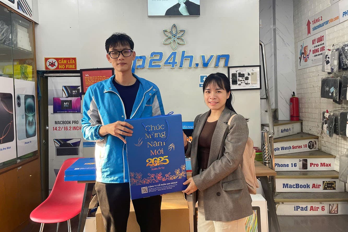 Sự kiện tặng quà khách hàng cuối năm 2024