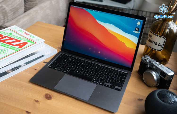 Màn hình MacBook chinh phục người làm thiết kế