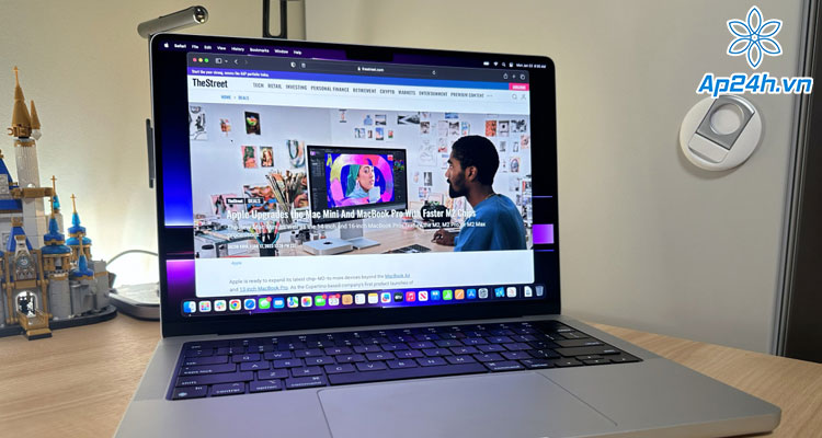  Màn hình to hơn với kích thước 16 inch