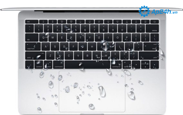 B&agrave;n ph&iacute;m Macbook bị d&iacute;nh nước