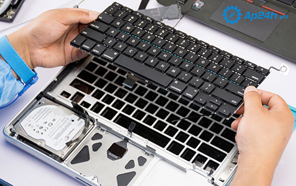 Thay b&agrave;n ph&iacute;m mới cho Macbook