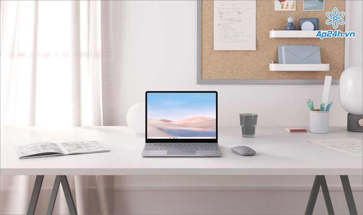 Surface Laptop Go 2 cạnh tranh trực tiếp với Chromebook