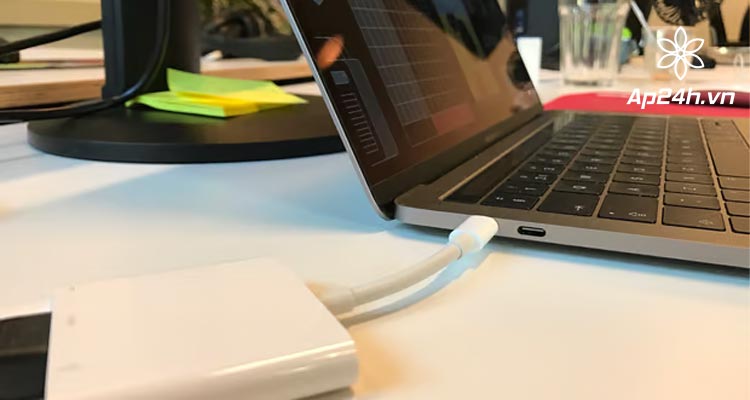  MacBook Pro 16 inch 2023 đã có thể sạc ở mức tối đa 140W
