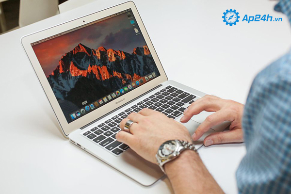 Macbook Air phù hợp với những người sử dụng ứng dụng nhẹ